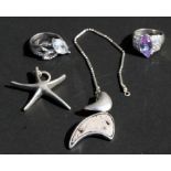 A quantity of silver jewellery to include a leaf brooch, two rings, a pair of earrings and a pair of