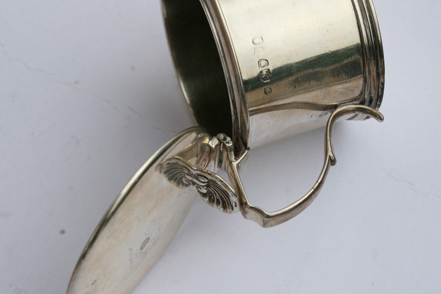 A William IV silver mustard pot, London 1835, weight 142g, 6.5cms (2.5ins) high.Condition - Image 7 of 14