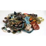 A quantity of costume jewellery.