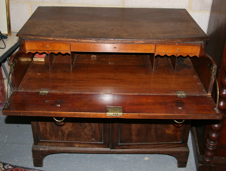 A 19th century mahogany secretaire chest. 100cm (39.5 ins) wide - Image 2 of 2