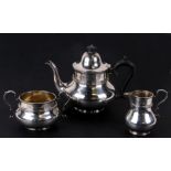 A silver three piece teaset in the Dutch style. Sheffield 1912. 1100g