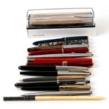 A group of fountain and ball point pens to include Parker Slimfold, Parker 17 Super Duofold,