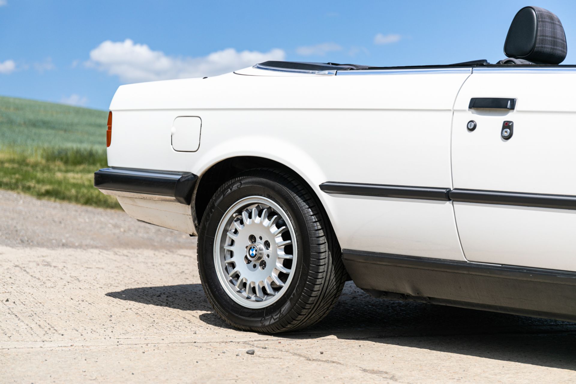 1987 BMW 325i (E30) Cabriolet - Image 16 of 26