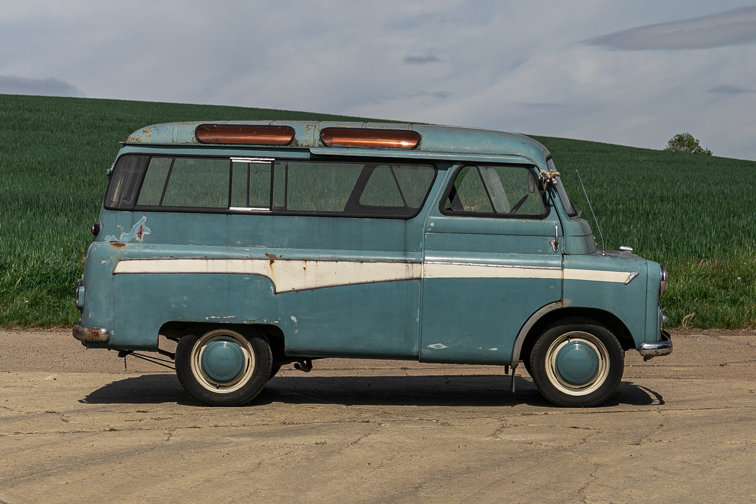 1960 Bedford CA Utilabrake Van - Image 4 of 29