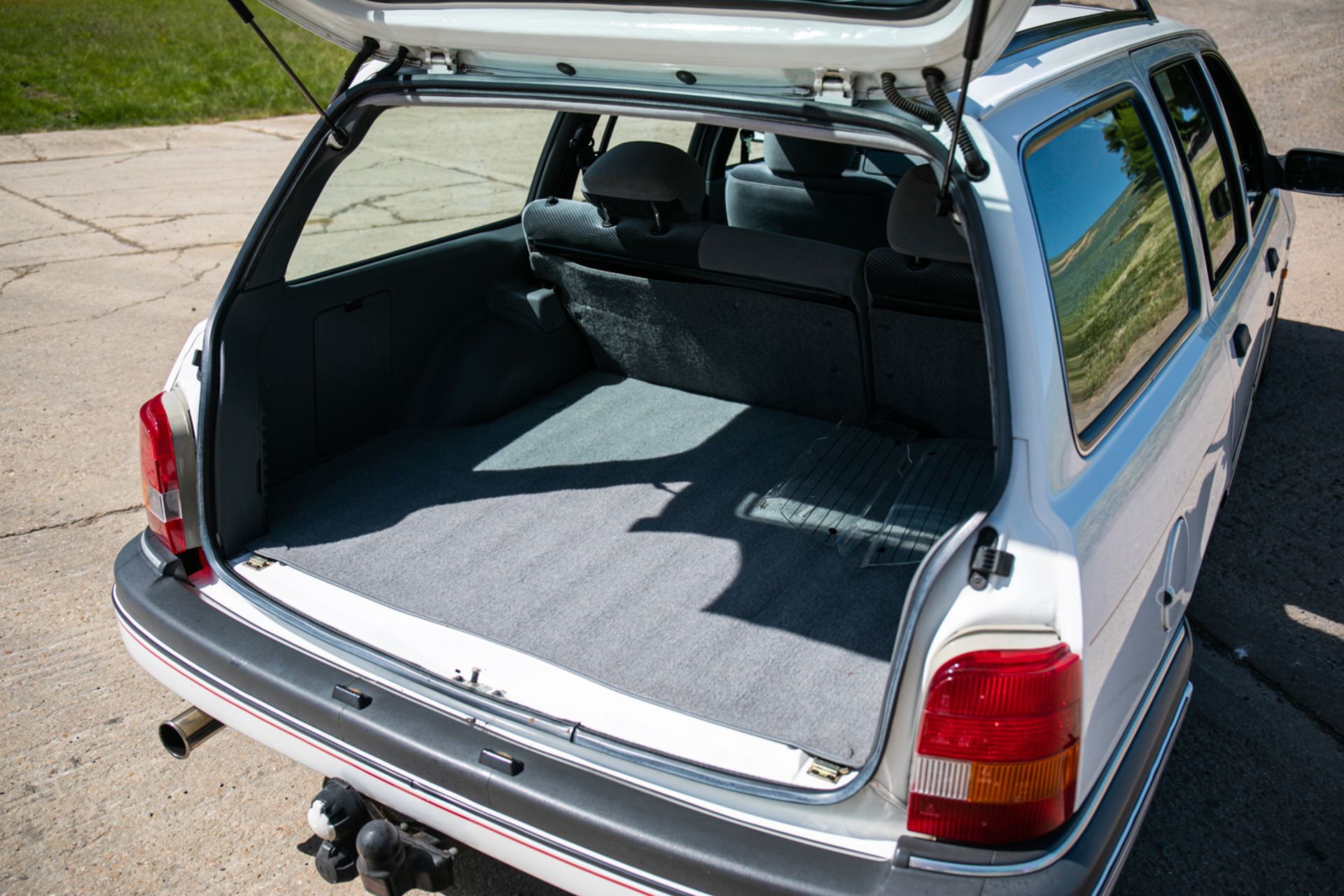 1988 Ford Sierra 2.8 Ghia Estate 4 x 4 - Image 19 of 21