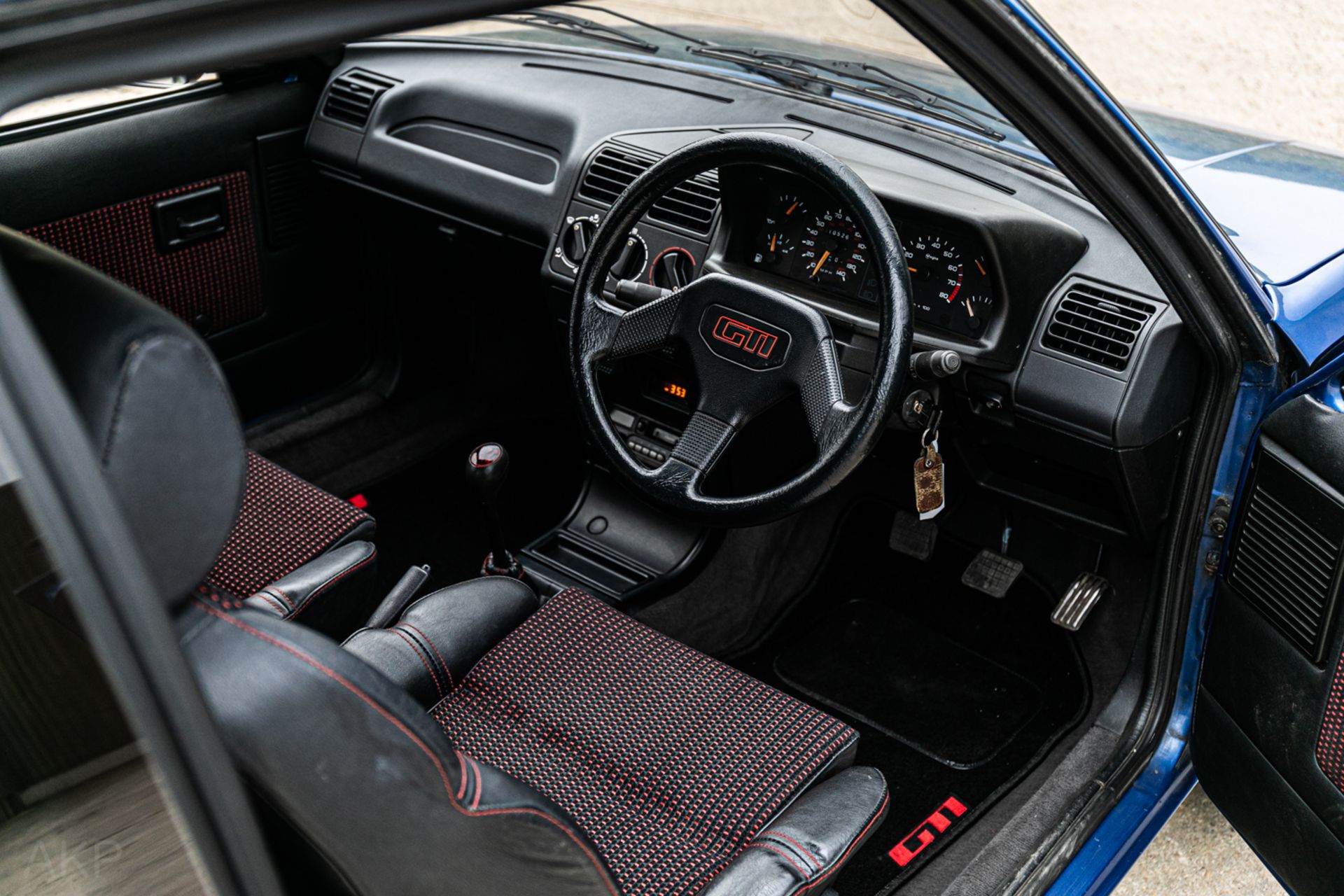 1993 Peugeot 205 1.9 GTI - Image 13 of 24