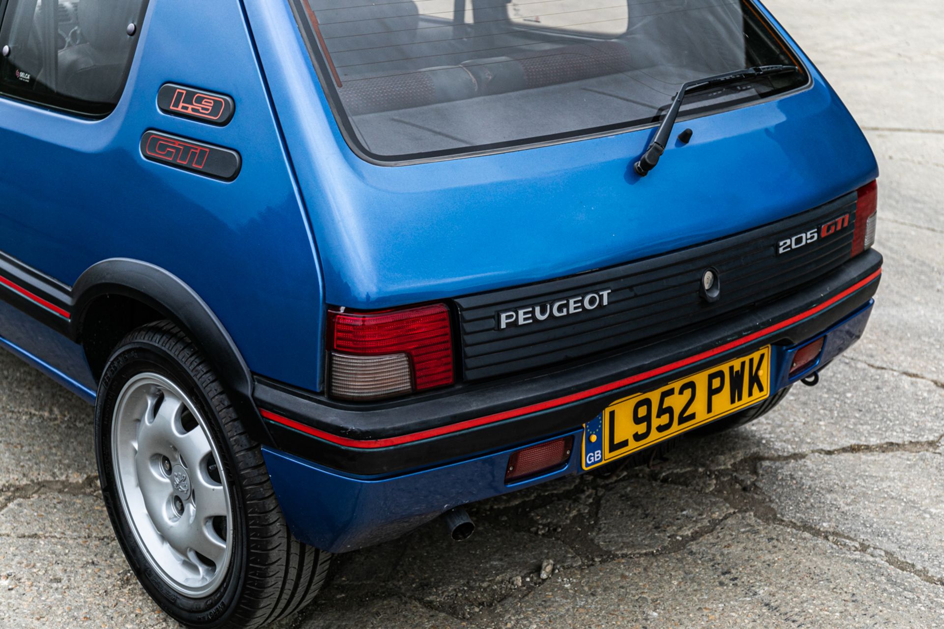 1993 Peugeot 205 1.9 GTI - Image 8 of 24