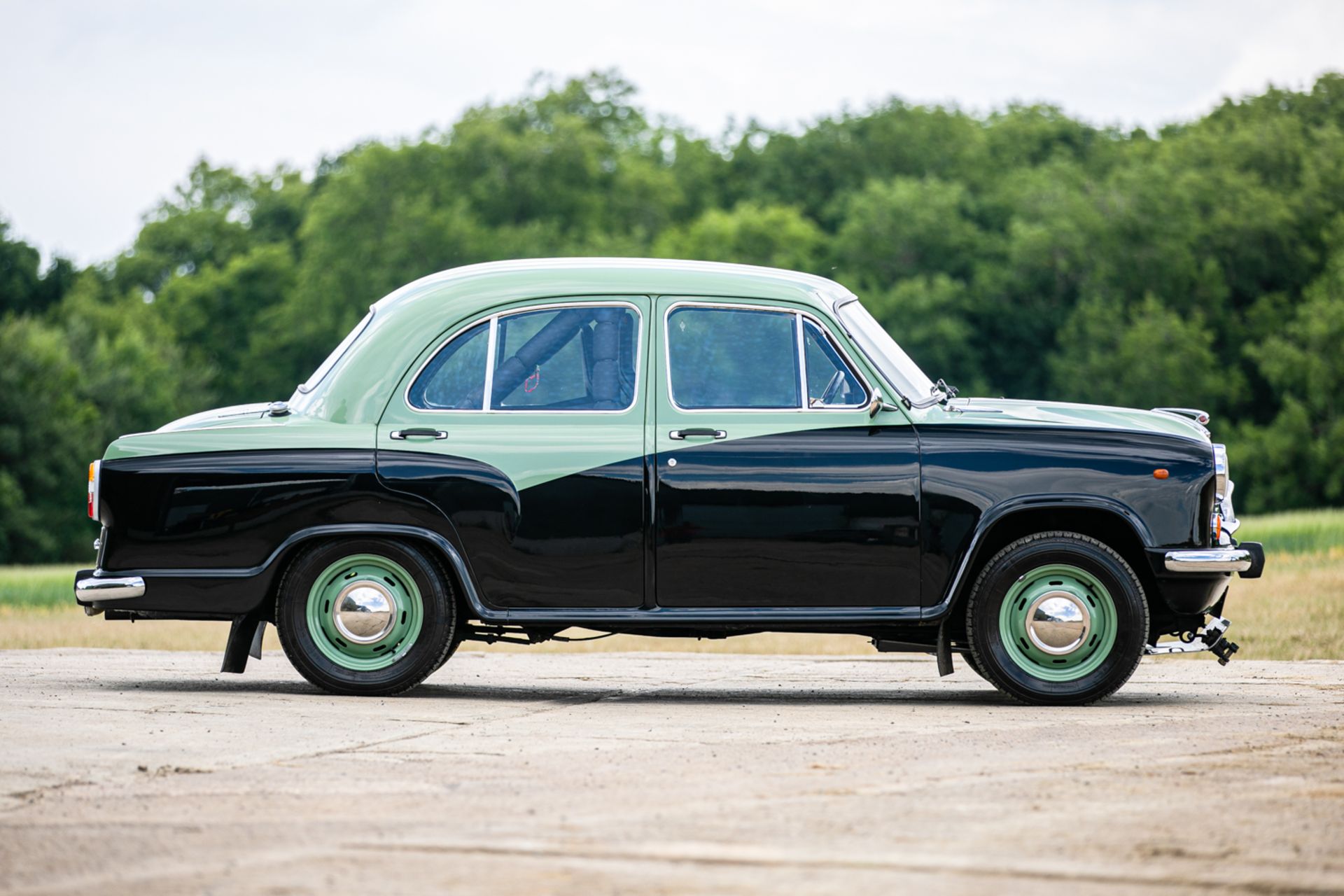 1958 Morris Oxford "Paris to Peking" Special - Image 3 of 27