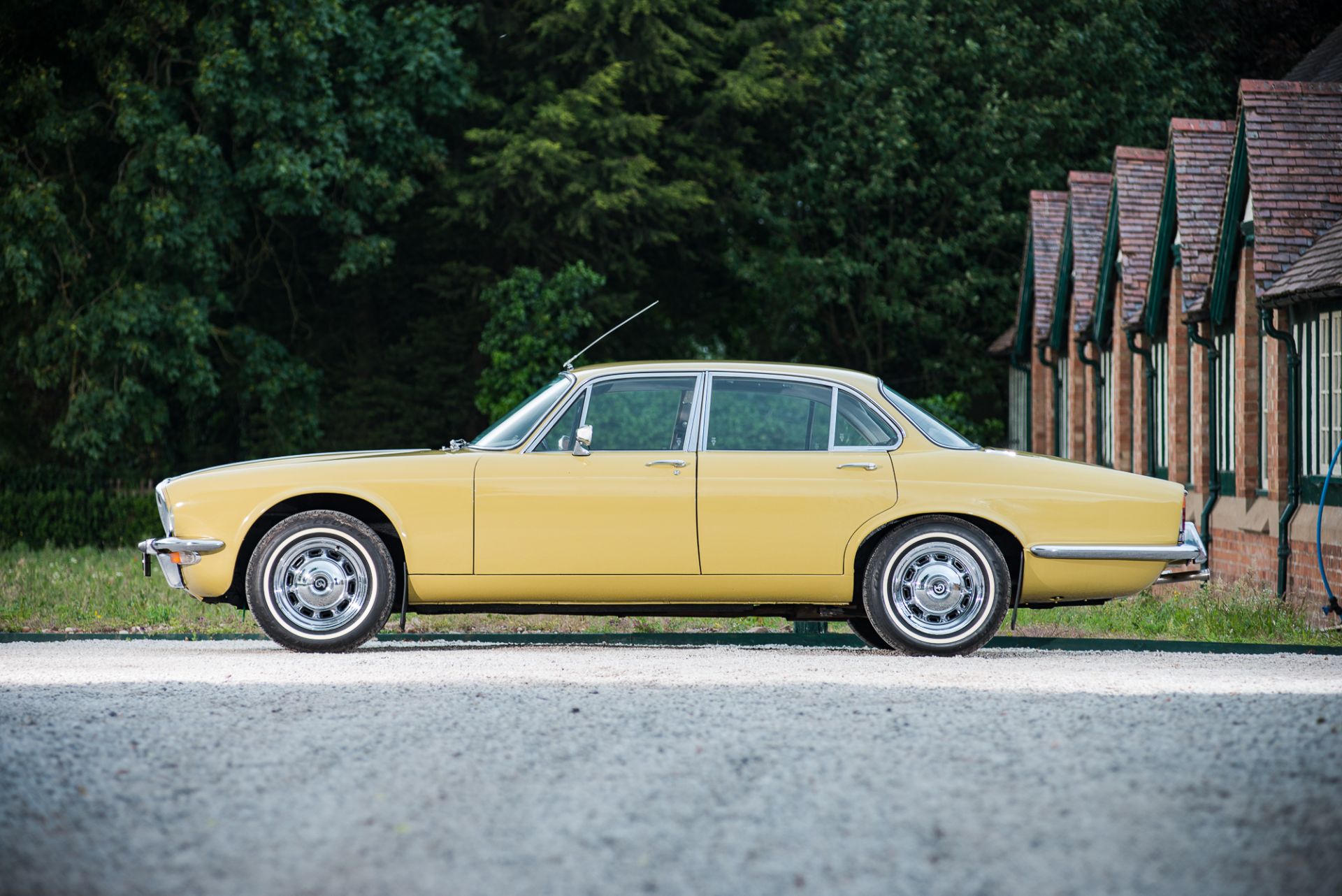 1974 Daimler Sovereign Series 2 - Image 4 of 31