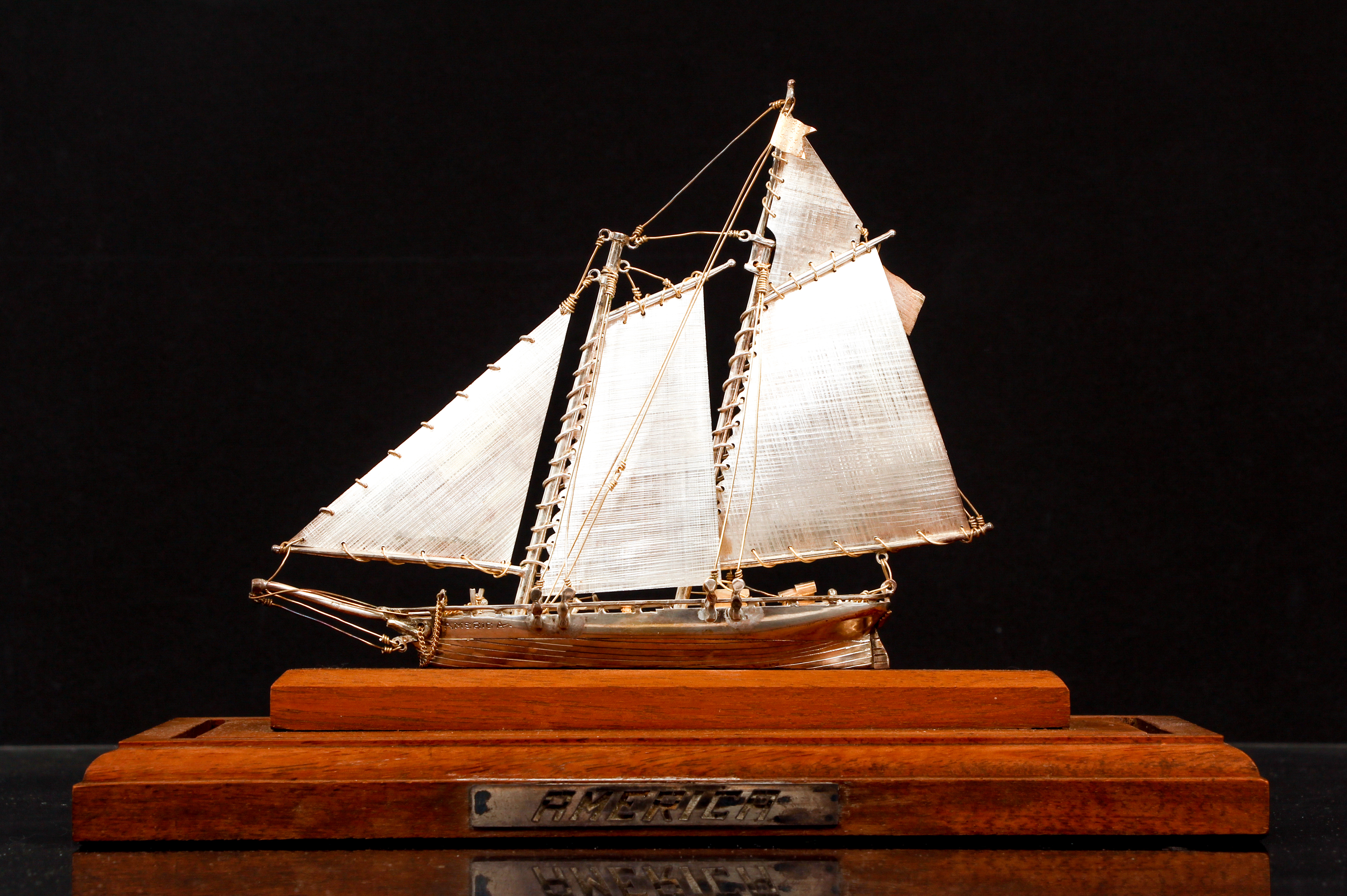 2 Cased sterling miniature Yachts - Image 3 of 9