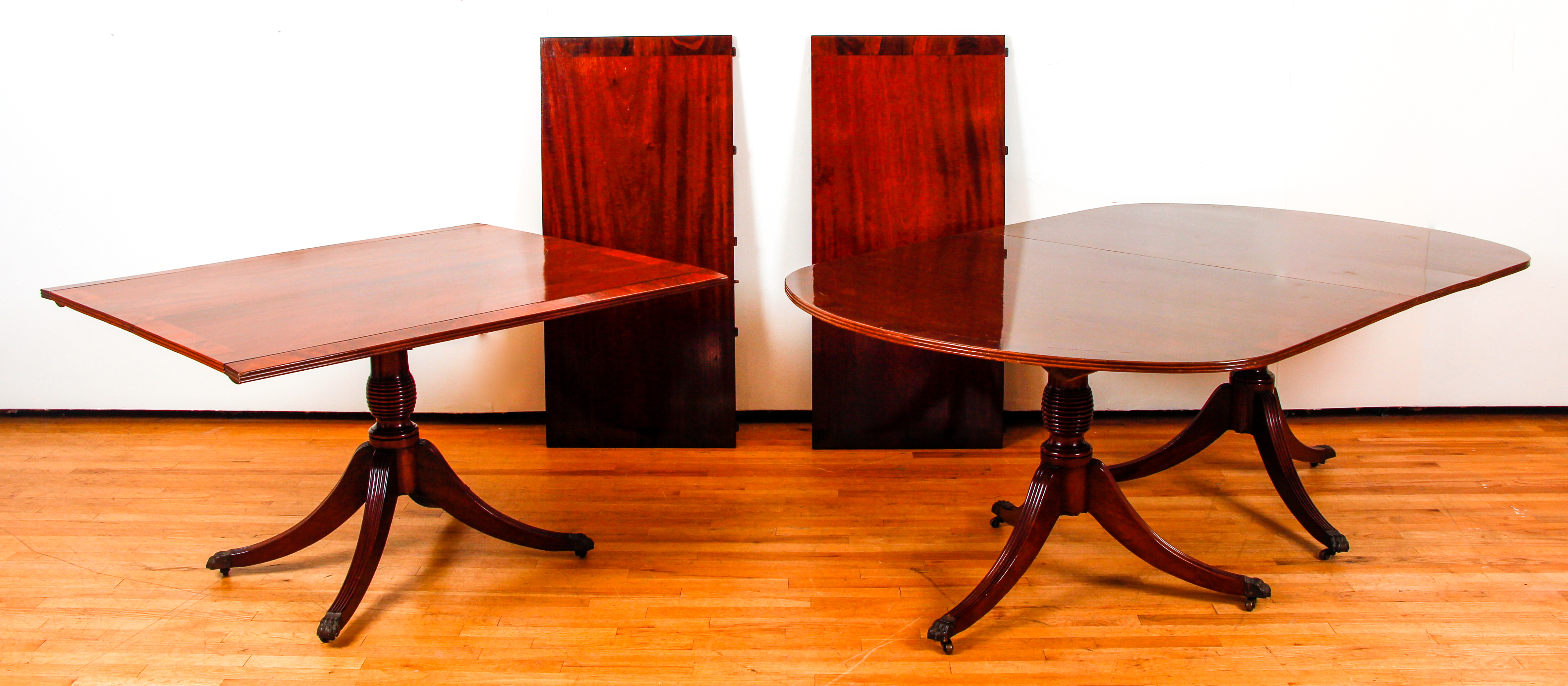 Duncan Phyfe Style triple pedestal dining table - Image 3 of 8