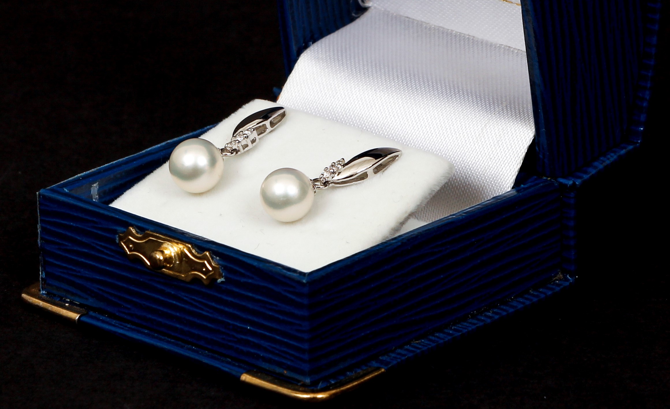 18K Pearl and Diamond Earrings - Image 2 of 2