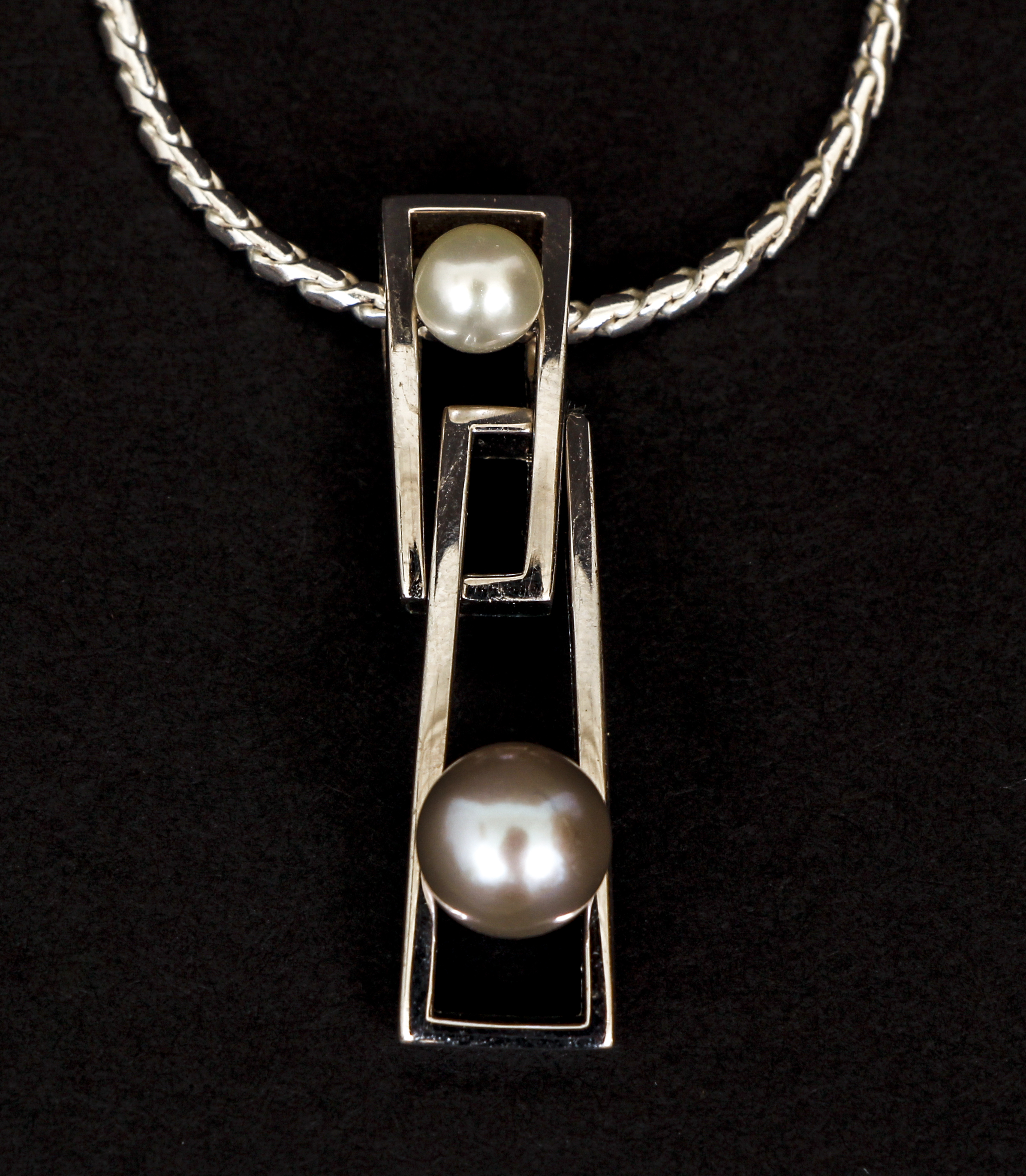 Silver and Cultured Pearl Pendant Necklace - Image 2 of 4