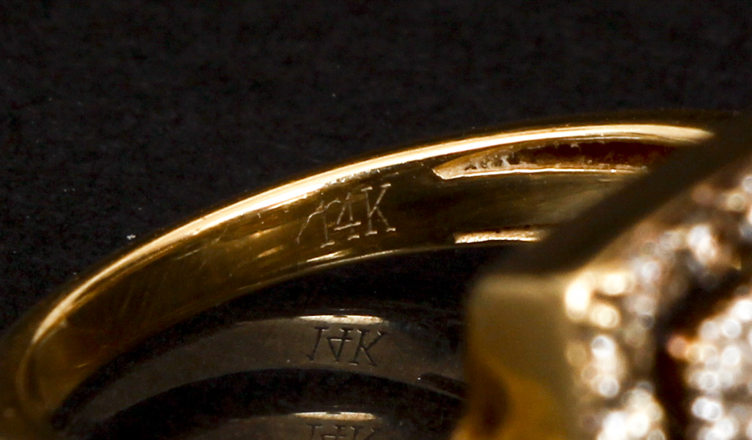14K Mint Quartz Diamond Ring. - Image 5 of 6
