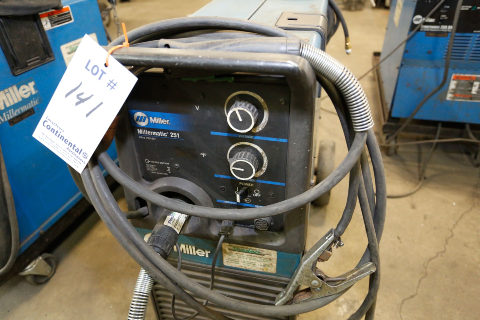 MILLER MILLERMATIC 251, 200 AMP WELDER S/N: LB269489 - Bild 2 aus 3