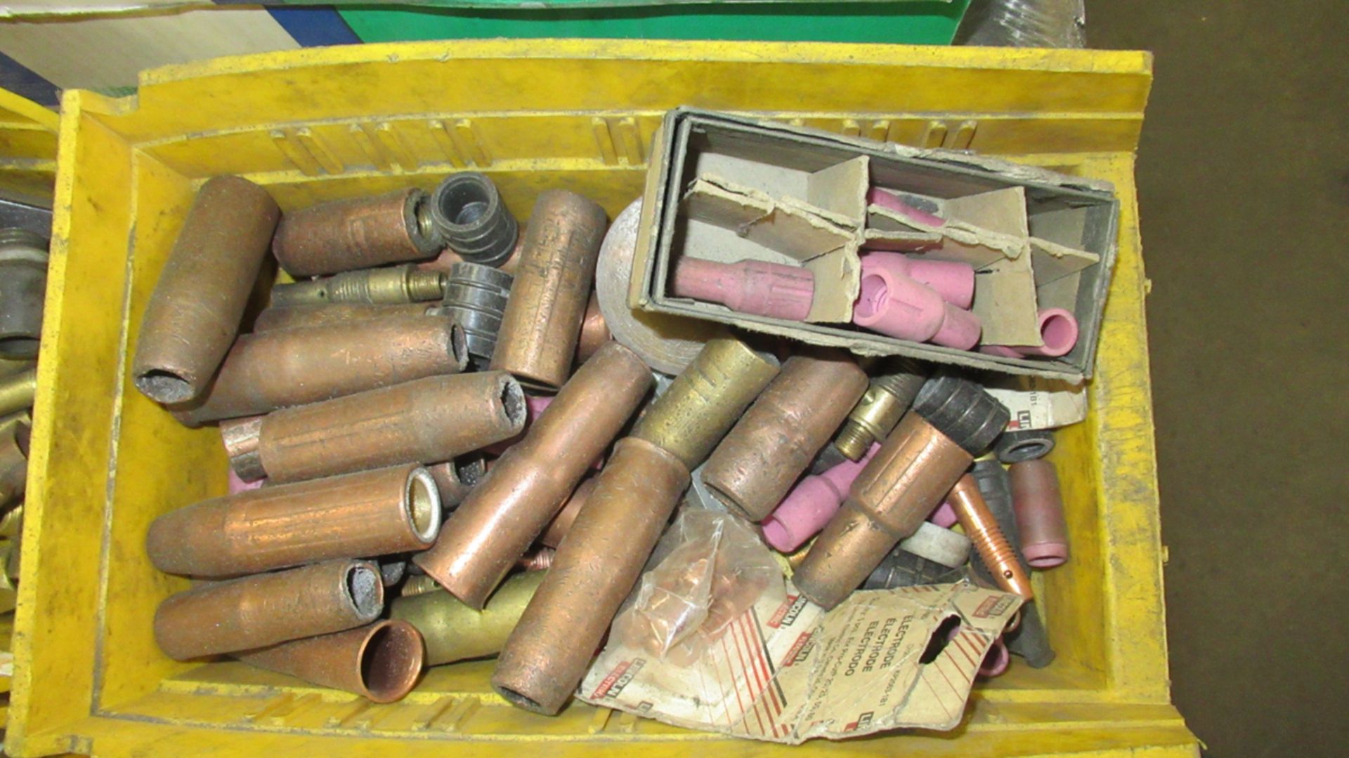 LOT OF ASSORTED WELDING SUPPLIES 4 BINS - Bild 4 aus 5