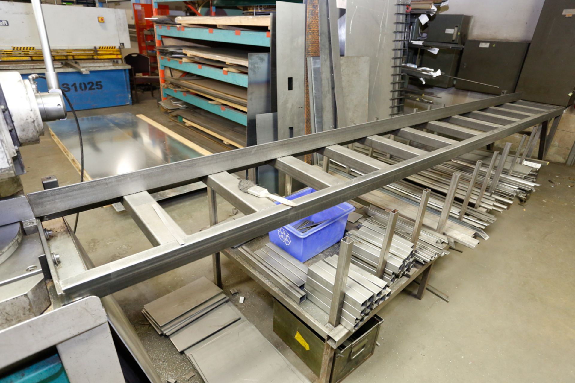 10' CONVEYOR & 12' TABLE, FEED IN, FEED OUT, - Image 2 of 2