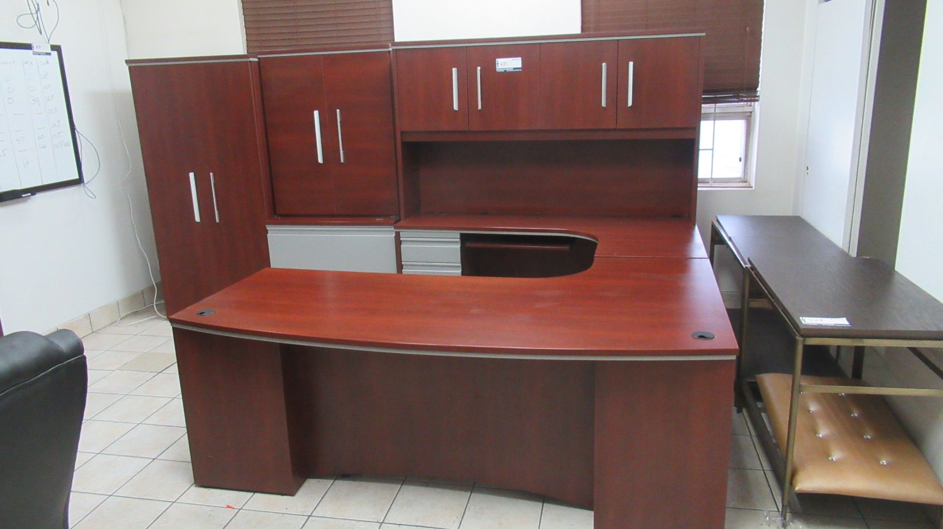 ENS DE BUREAUX AVEC ARMOIRE & RANGEMENT 4mcx / DESK SET