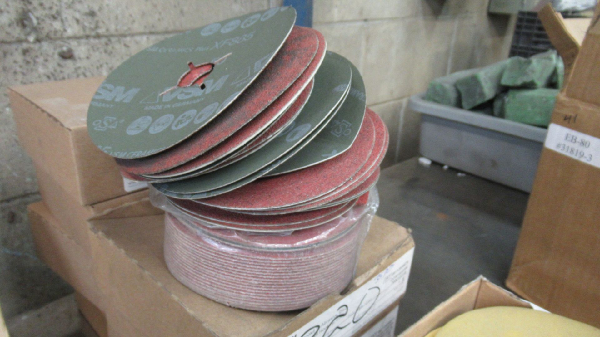 LOT OF ASSORTED SANDING DISCS - Image 2 of 3