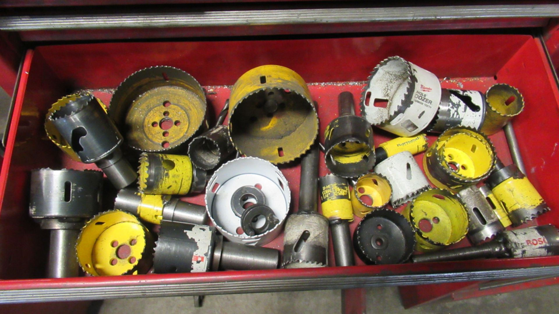 LOT OF 30 ASSORTED HOLE SAWS