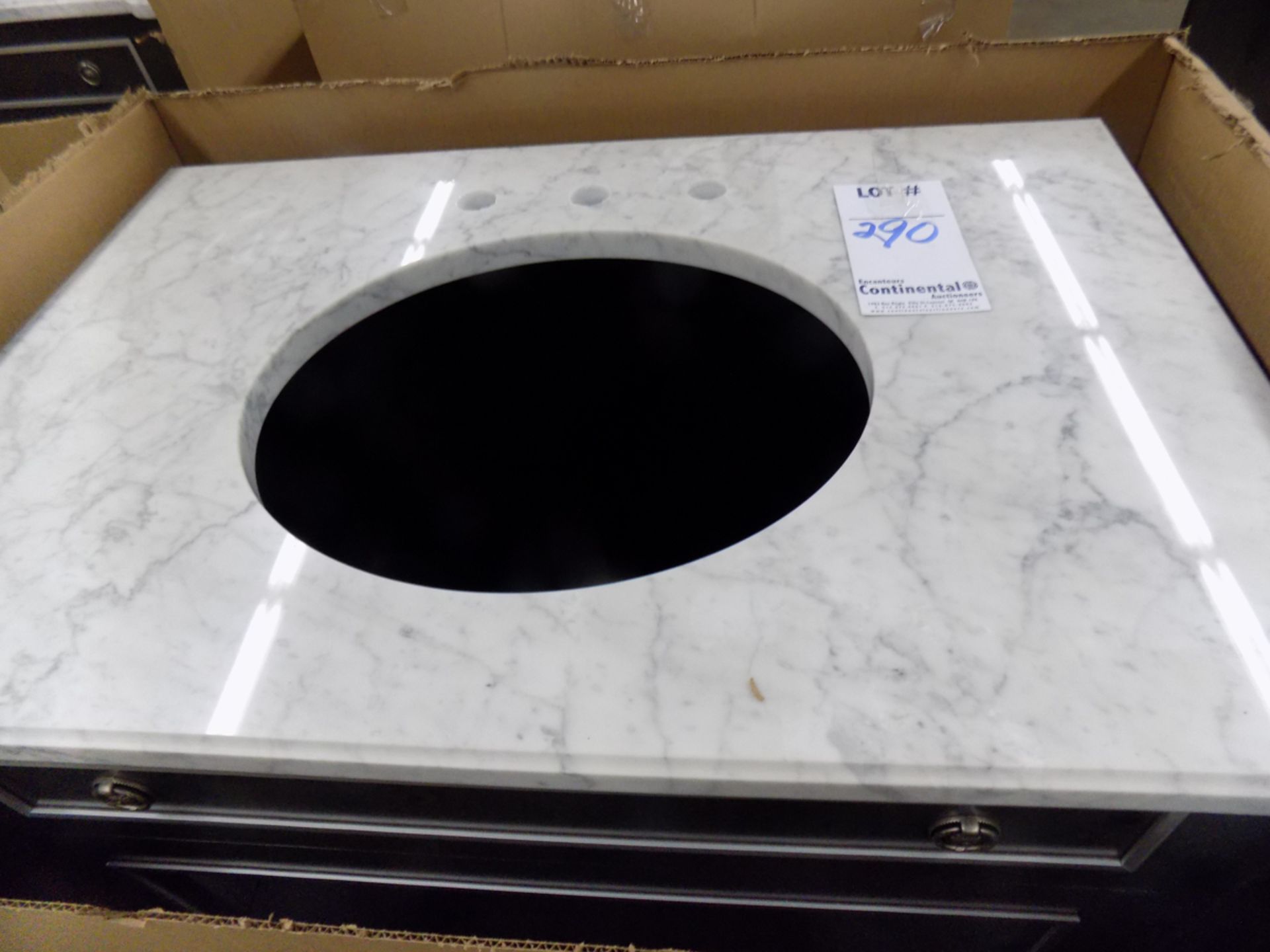 QUARTZ VANITY 24'' X 36'', W/ SINK AND FACET OPENING