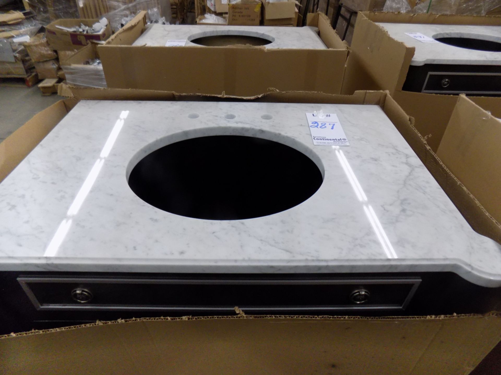 QUARTZ VANITY 24'' X 36'', W/ SINK AND FACET OPENING