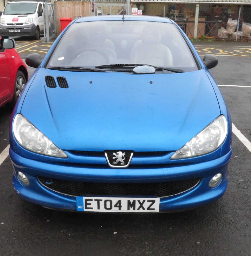 PEUGEOT 206 ALLURE COUPE, REG ET04 MXZ, REGISTERED 10/8/04, 2 KEYS, THIS VEHICLE HAS BEEN SORN OFF