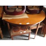 DINING ROOM TABLE WITH CENTRE LEAF