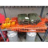 2 JERRY CANS, BUILDERS LIGHTS & FENCING