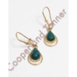 A pair of Eilat stone drop earrings to match the previous lot, 2.7 g gross