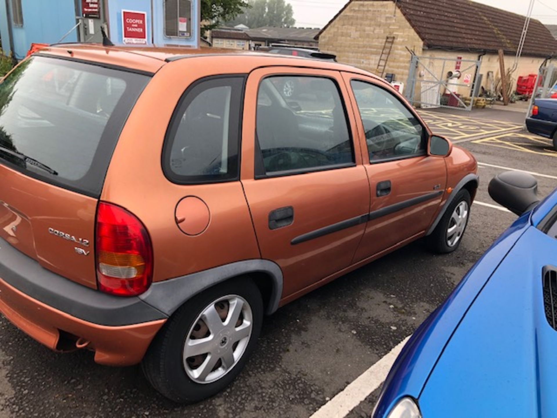 Vauxhall Corsa 4 door GLS Reg No X559 XPJ. We have the V5 and key, non-runner, appears to be - Image 4 of 5