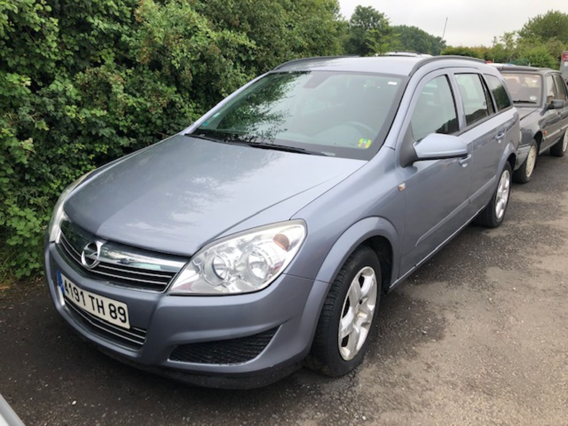 Opel Astra. French Reg No 4191 TH89 4 door estate. This appears to be a vehicle imported from