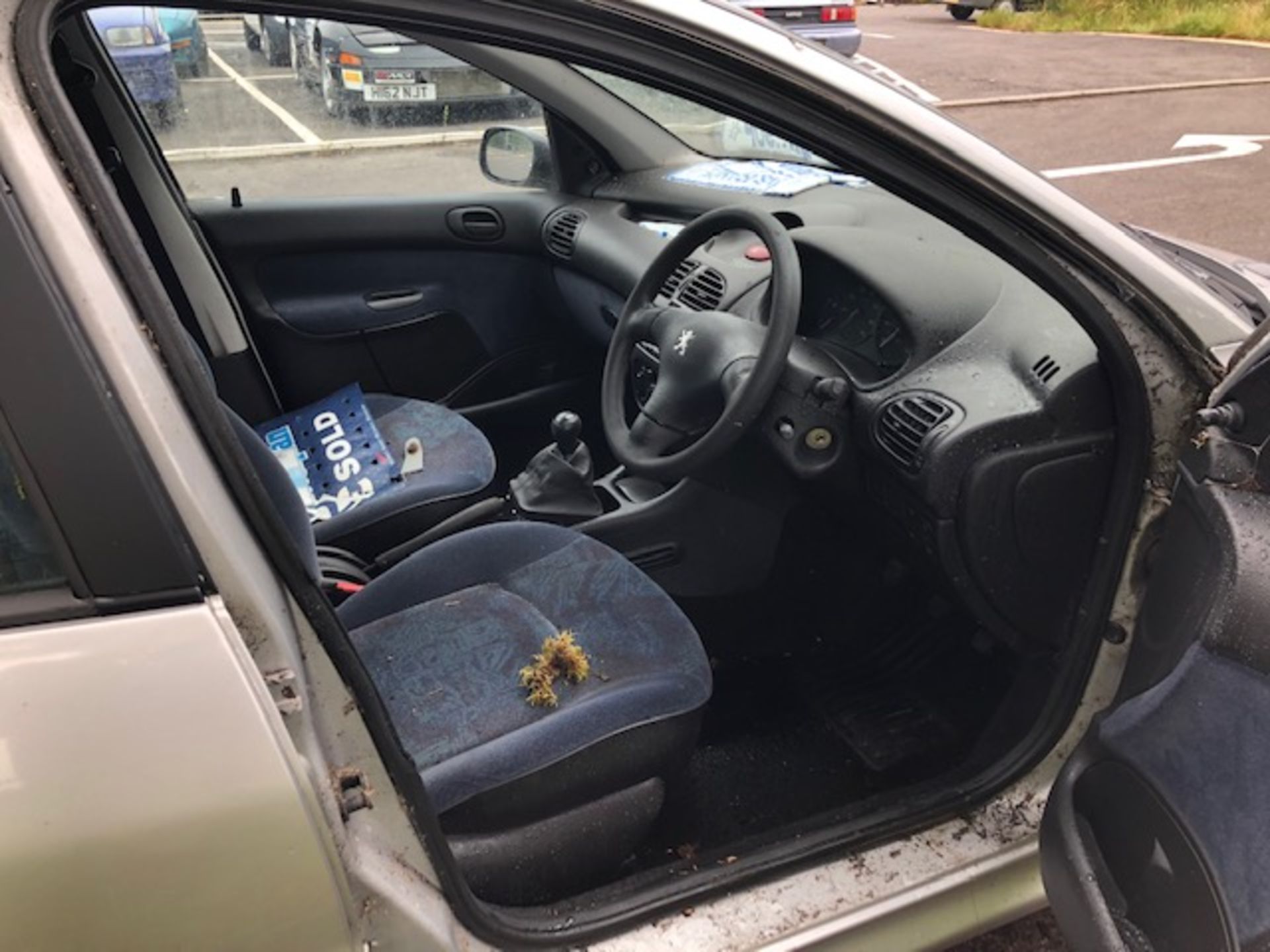 Peugeot 206 Reg No W482 TDC. We have the V5 and keys, the vehicle doesn't run, appears to be - Image 6 of 6