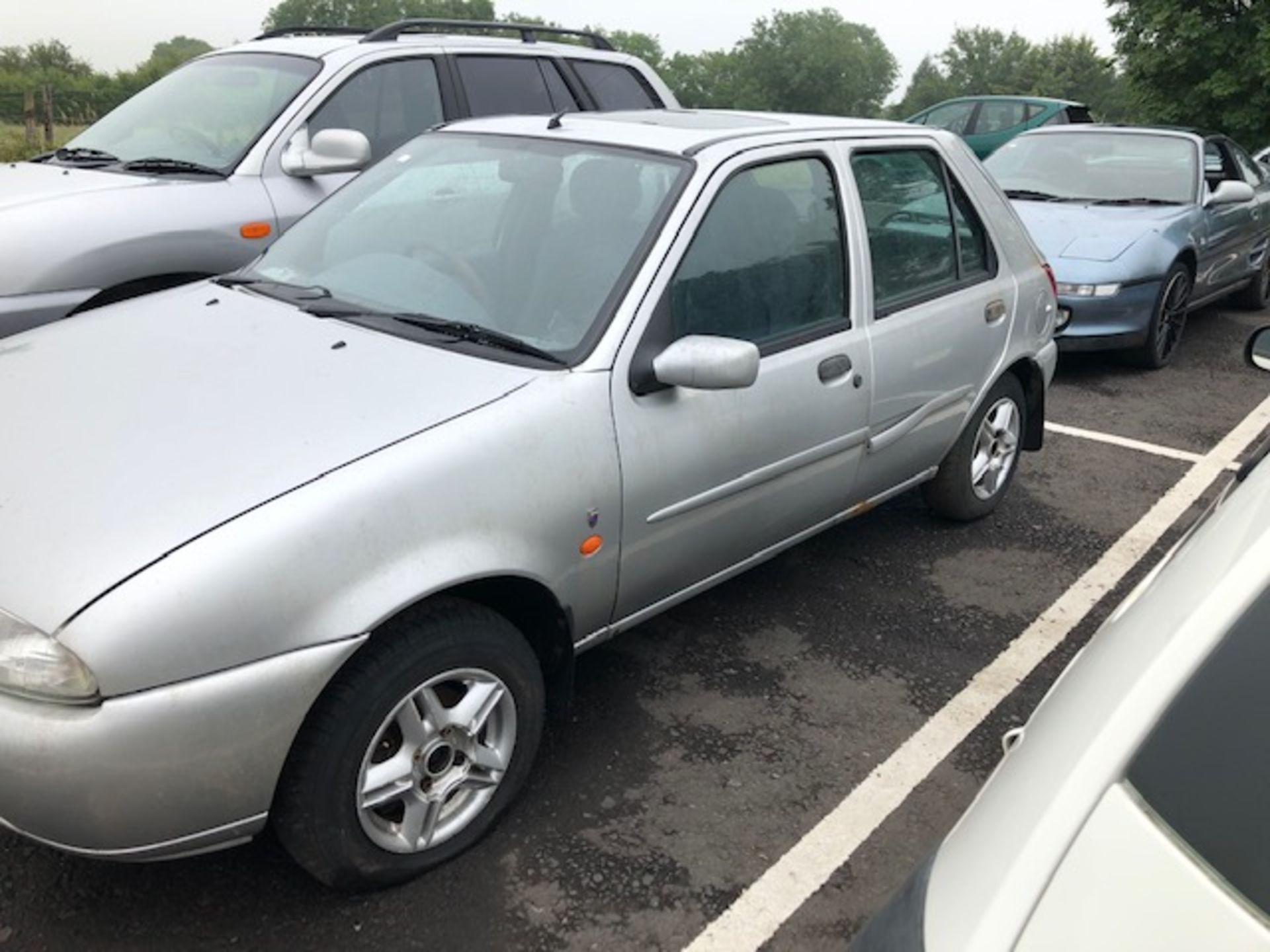 Ford Fiesta 4 door Ghia Reg No R874 DTX. We have the V5 and keys, non-runner possibly due to fuel - Image 2 of 5