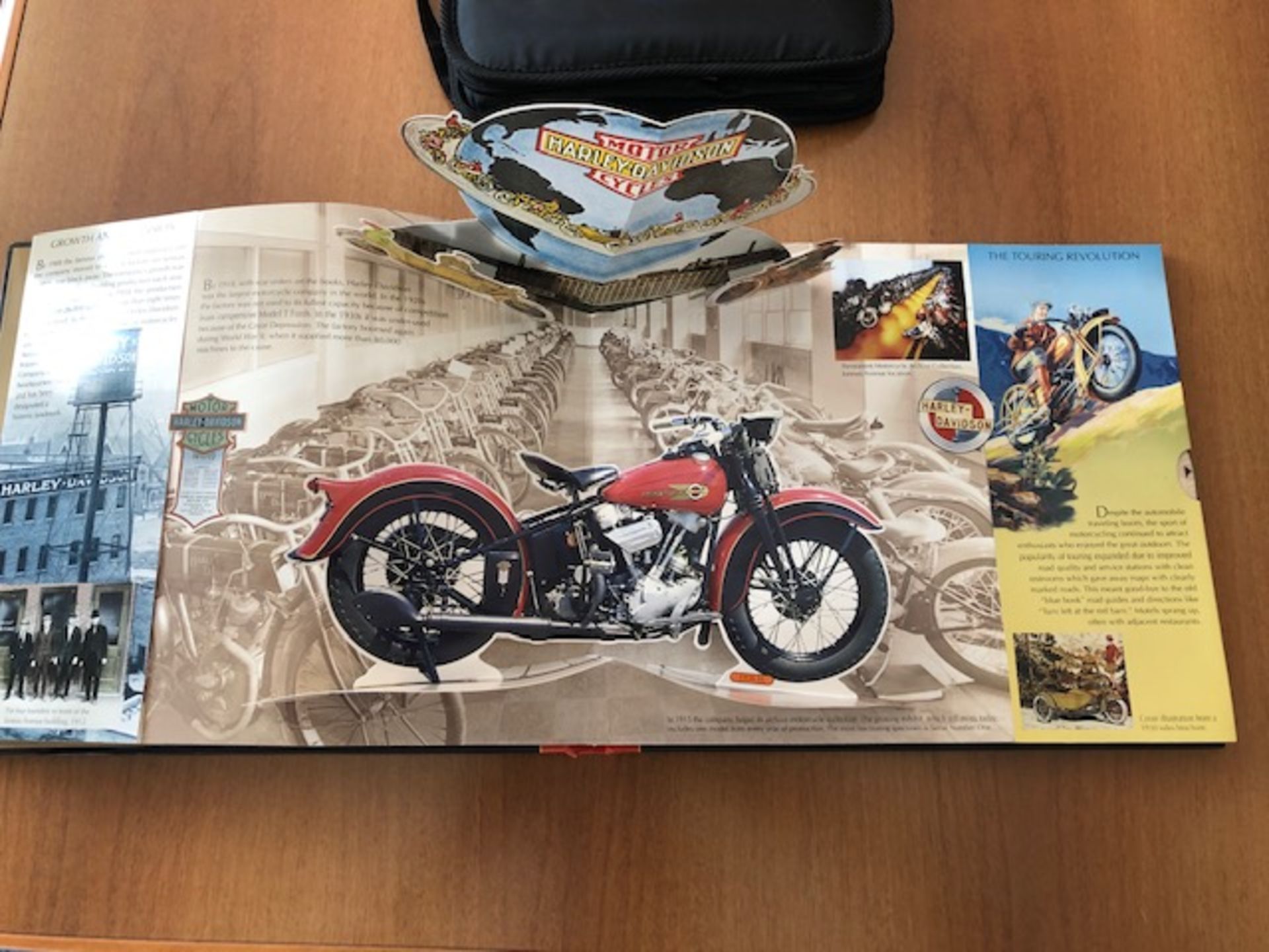 Harley Davidson pop up book in good condition and wallet containing H.O.G. books and badges - Image 3 of 4