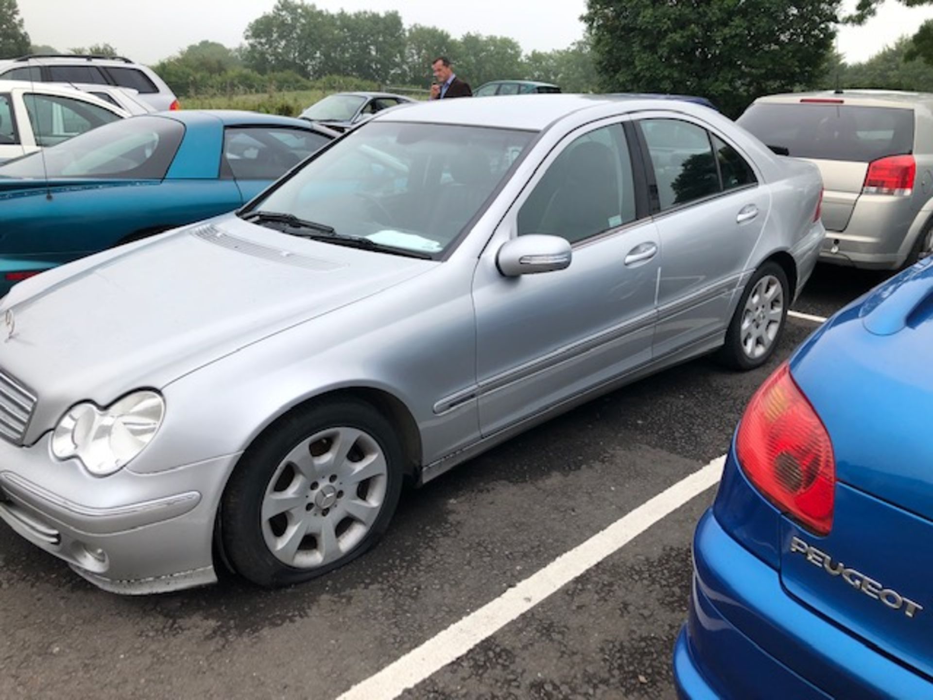 Mercedes C270 4 door saloon CDi Reg No CA54 GVR. Appears to be complete and in relatively good - Image 2 of 5