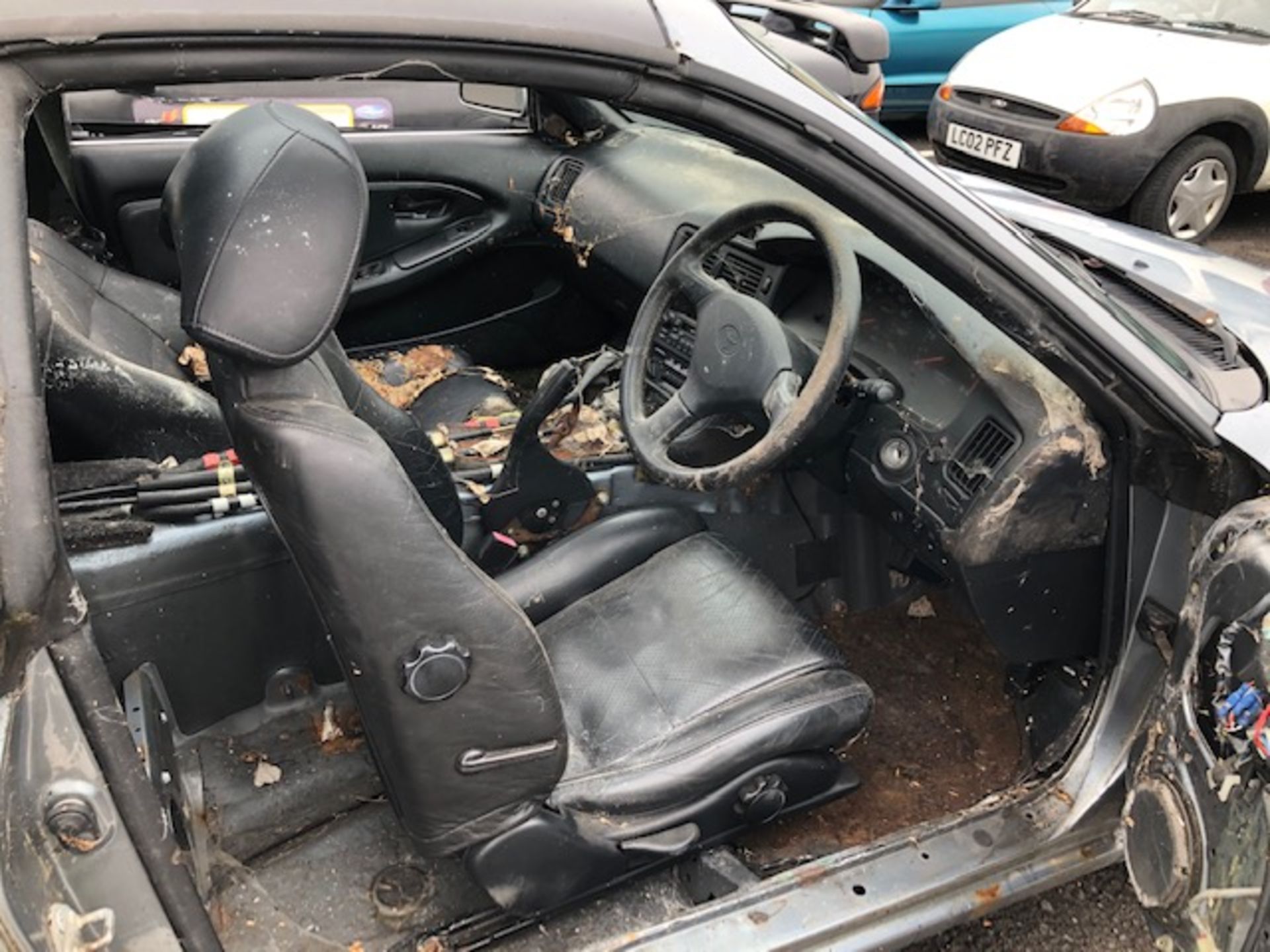 Toyota MR2 2 door coupe Reg No K684 0MW. we have the V5 and the keys, the vehicle is a non-runner, - Image 4 of 5