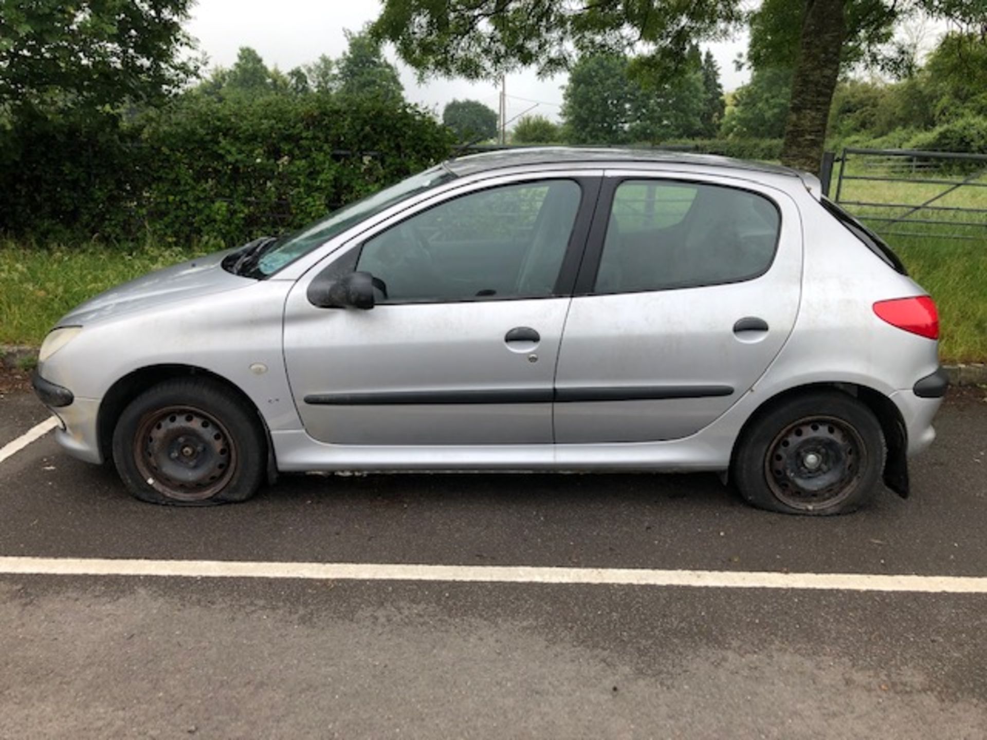 Peugeot 206 Reg No W482 TDC. We have the V5 and keys, the vehicle doesn't run, appears to be - Image 2 of 6