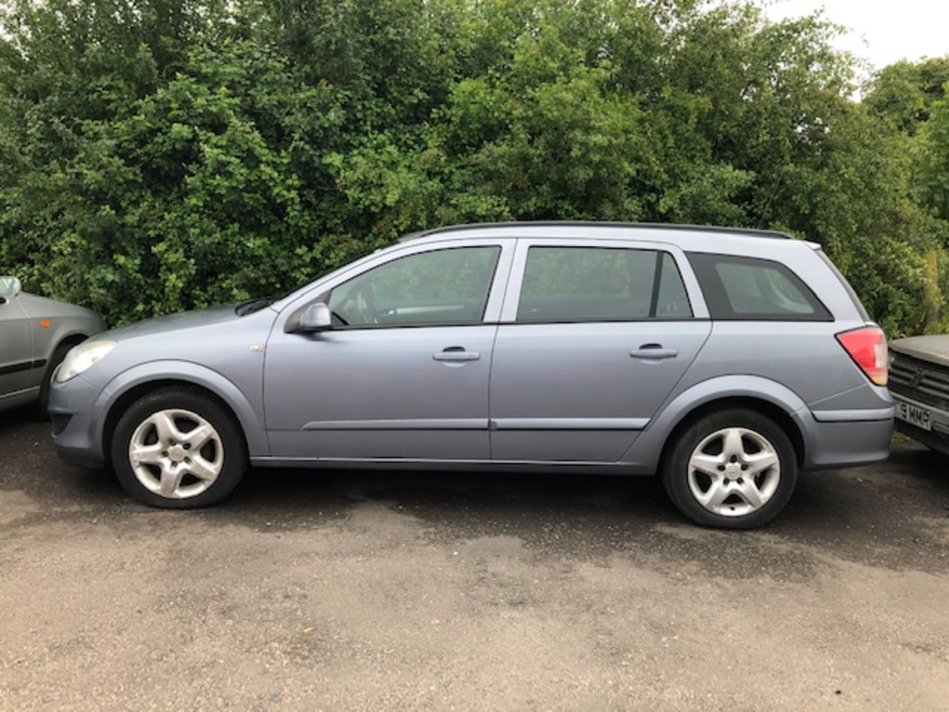 Opel Astra. French Reg No 4191 TH89 4 door estate. This appears to be a vehicle imported from - Image 2 of 8