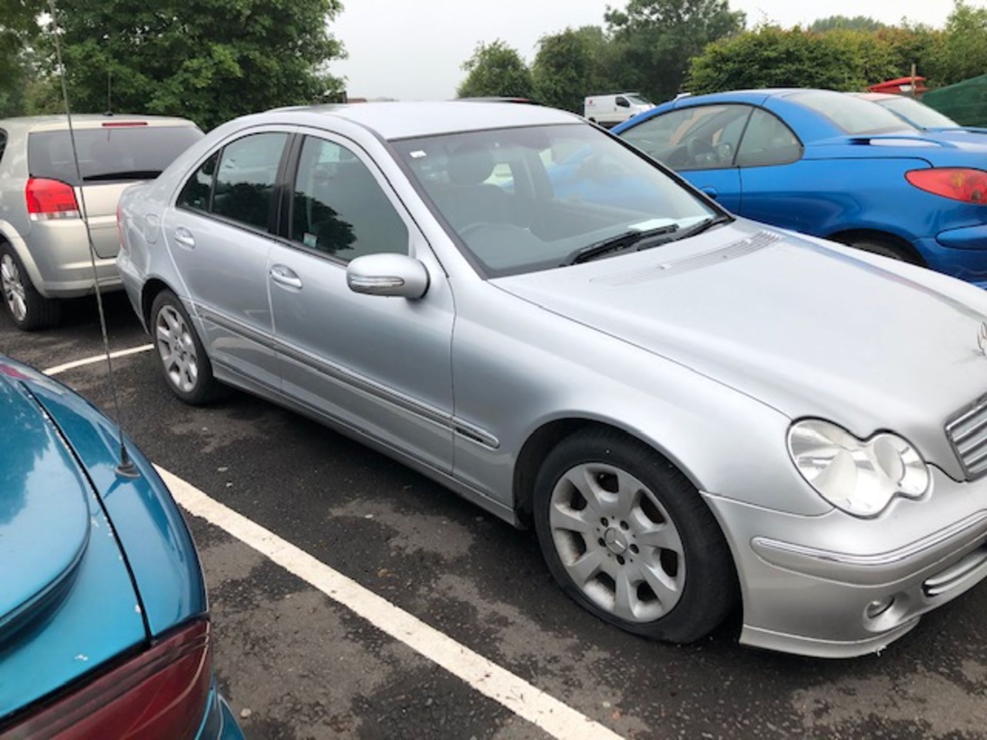 Mercedes C270 4 door saloon CDi Reg No CA54 GVR. Appears to be complete and in relatively good - Image 3 of 5