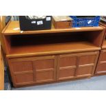 MID CENTURY TELEVSION UNIT/CABINET