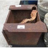 SMALL METAL WATER TANK INCLUDING LION FEET