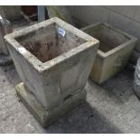 2 GARDEN POTS & PLINTH