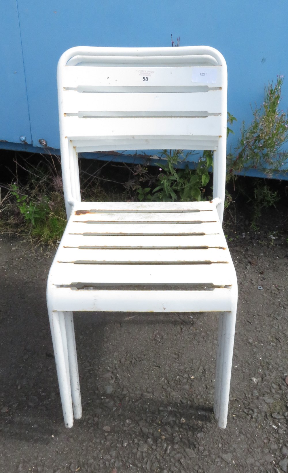 4 WHITE METAL CHAIRS