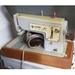 CASED ELECTRIC SINGER SEWING MACHINE