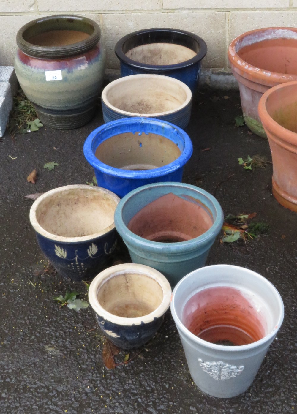 8 GLAZED POTS