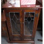 OAK OLD CHARM STYLE TV/DISPLAY CABINET