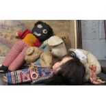 COLLECTION OF VINTAGE TEDDY BEARS & DOLLS