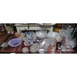 VARIOUS ITEMS OF GLASS INCLUDING ART GLASS BOWL ETC