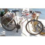 26 SHOCKWAVE XT350 LADIES BICYCLE WITH SPRUNG FORKS"